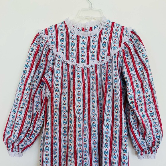 Lanz of Salzburg Womens Classic Flannel Tyrolean Cotton Eyelet Nightgown - Picture 5 of 11